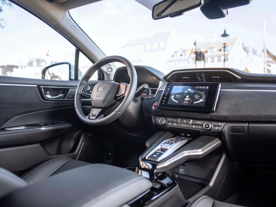Интерьер Honda Clarity Fuel Cell 2016 года  (WW) (фото 23 из 38)